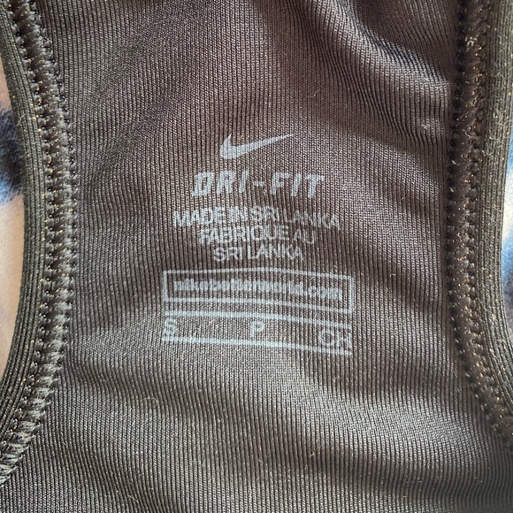 NIKE dri-fit gold and black sports bra - Picture 4 of 4